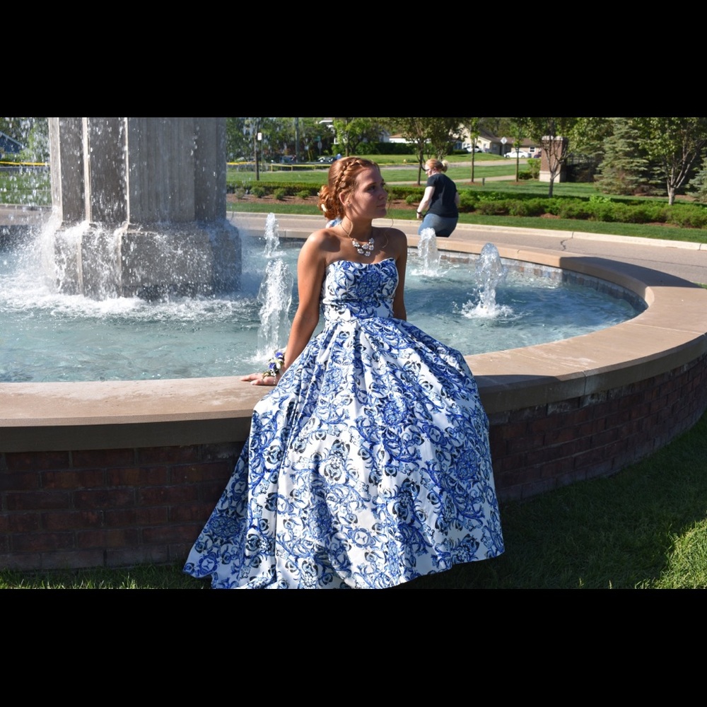Prom dress